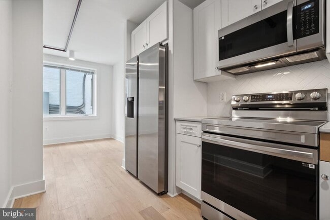 Building Photo - 901 King St