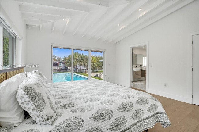 Building Photo - 12478 N Bayshore Dr