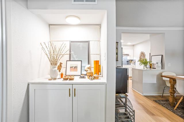 Building Photo - 7924 Royal Ln