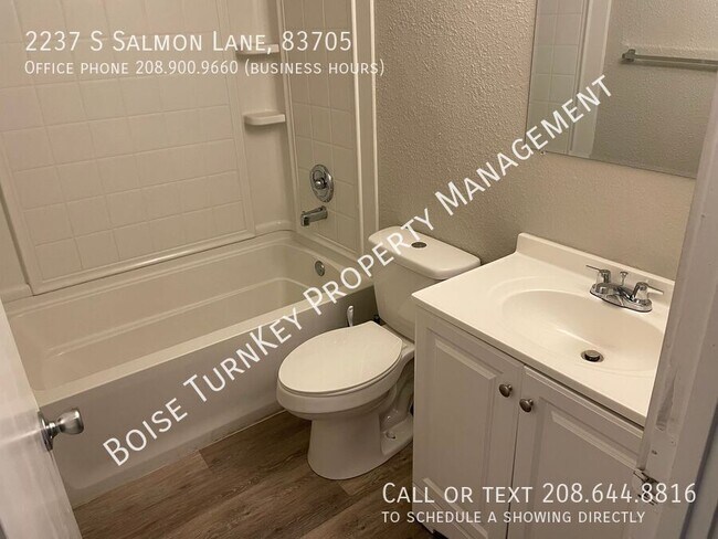 Building Photo - 2237 S Salmon Ln