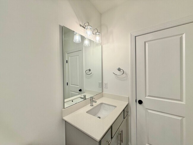 Building Photo - Newly Built 4BD, 3.5BA Northeast Raleigh T...