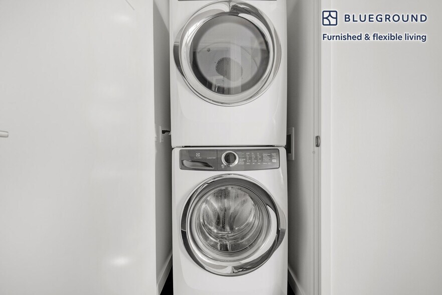 Building Photo - 2116 4th Ave