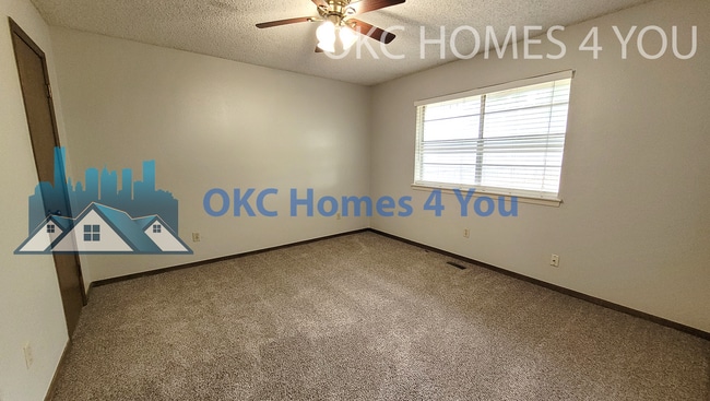 Building Photo - 2 Bed Near NW Expressway & Rockwell