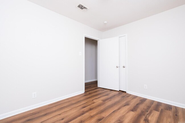 Building Photo - 1101 W Charles Bussey Ave