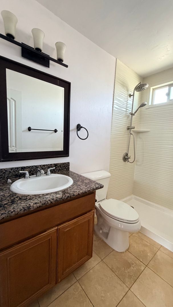 Building Photo - FOR RENT 1bedroom 1 bath apartment in Imperial Beach.