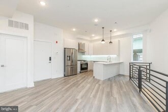 Building Photo - 90-94 E Laurel St