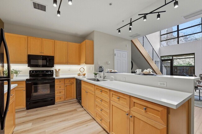 Building Photo - Ryland Mews #111
