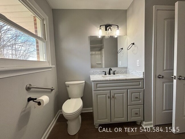 Building Photo - 449 Missimer Ln