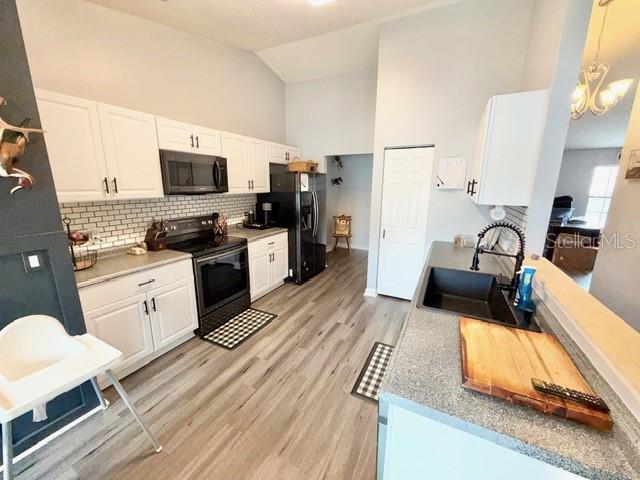 Building Photo - 219 Pebble Ct