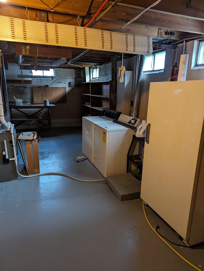 Building Photo - 9 Glenview Dr