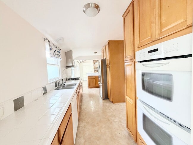 Building Photo - Charming 4-bedroom, 2-bath Home - MOVE IN READY