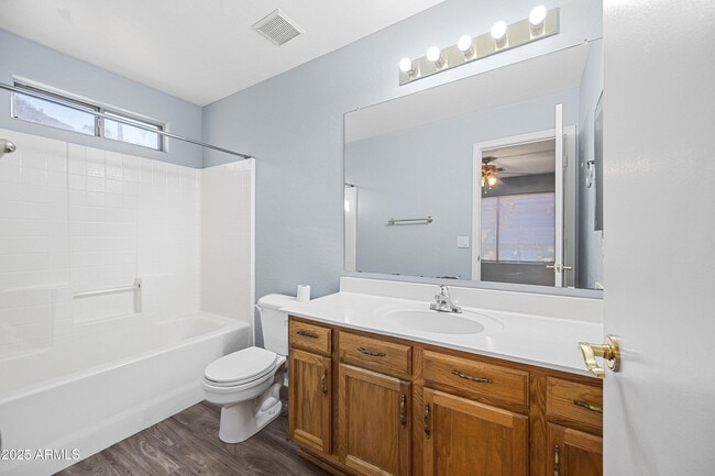 Building Photo - 125 N 22nd Pl