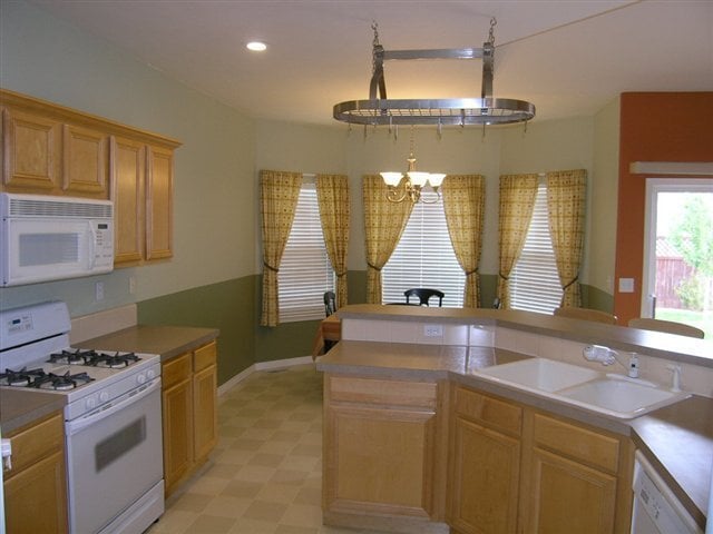 Building Photo - Beautiful home in Columbia Village