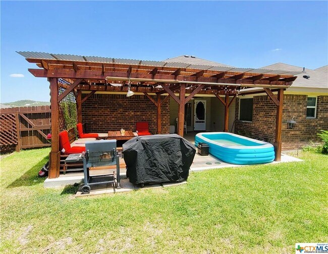 Building Photo - 4000 Flatrock Mountain Dr