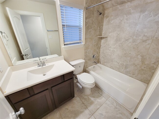 Building Photo - 1506 Brayson Oaks Pl