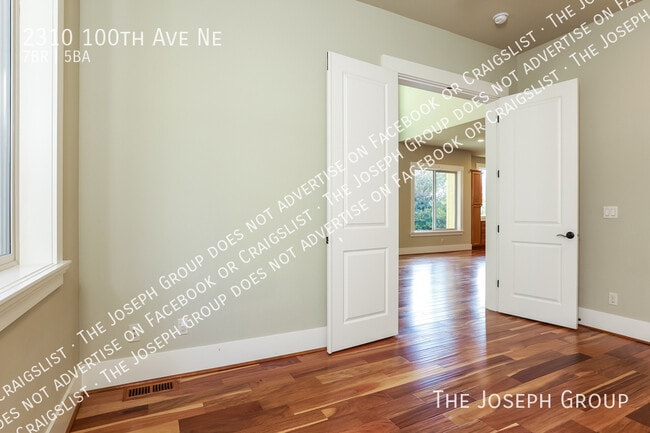 Building Photo - 2310 100th Ave NE