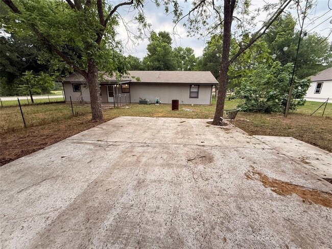 Building Photo - 121 Lba Dr
