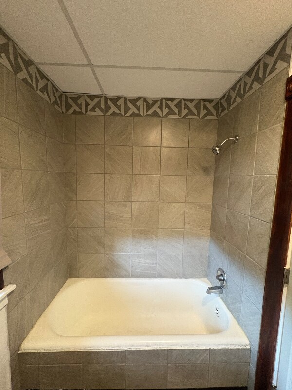 Building Photo - 358 Arthur St