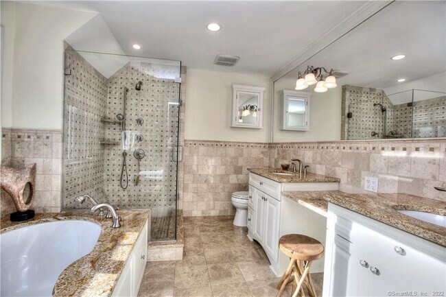 Building Photo - 1939 Bronson Rd