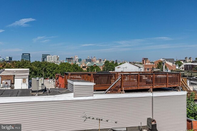 Building Photo - 2408 Hudson St