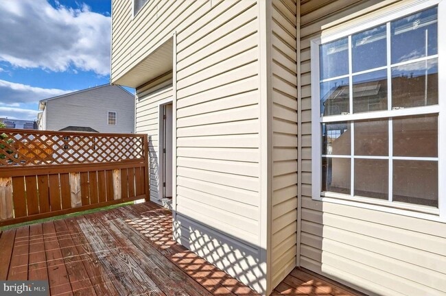 Building Photo - 5015 Leasdale Rd