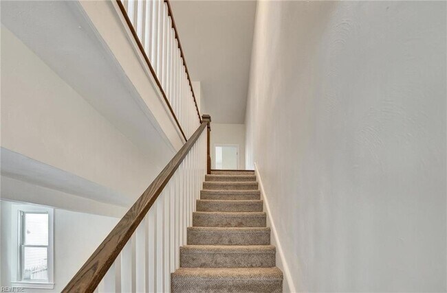 Building Photo - 412 W 29th St