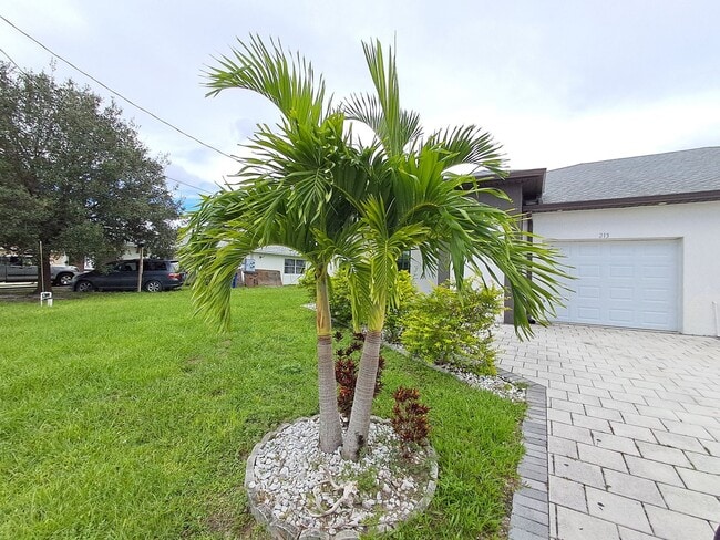 Building Photo - 213 Hightower Ave S