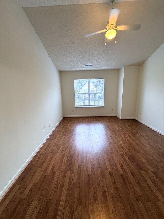 Building Photo - 5106 Bartholomew's Ln