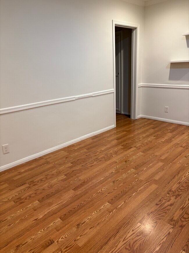 Building Photo - 1644 S Garth Ave