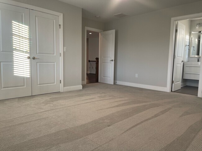 Building Photo - 1241 Whispering Springs Ct