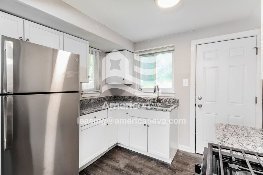 Building Photo - 105 Veronica Dr