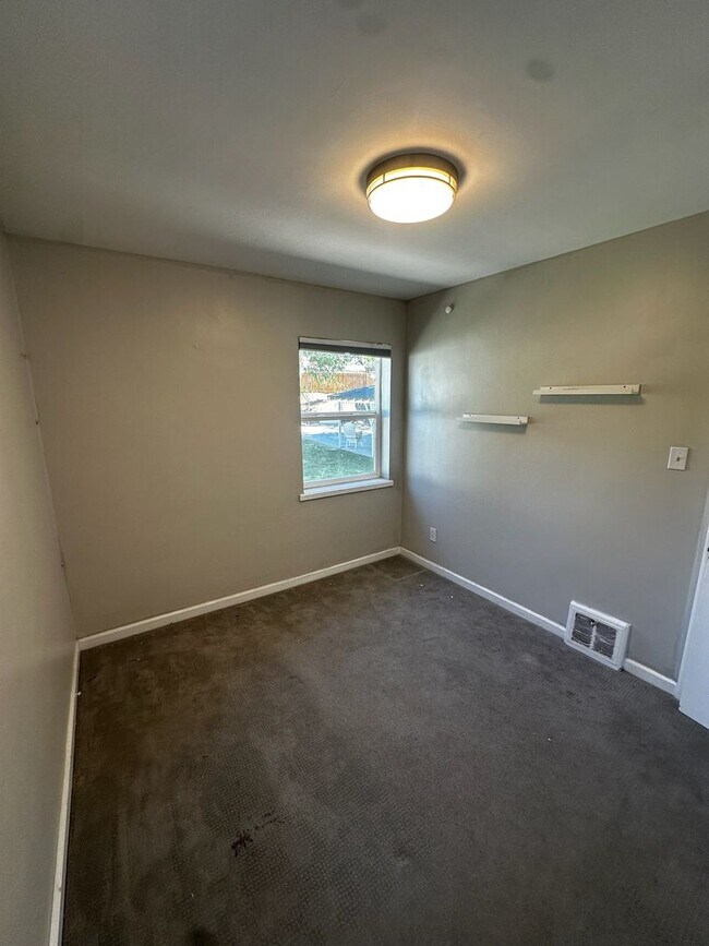 Building Photo - 1638 E 3150 S
