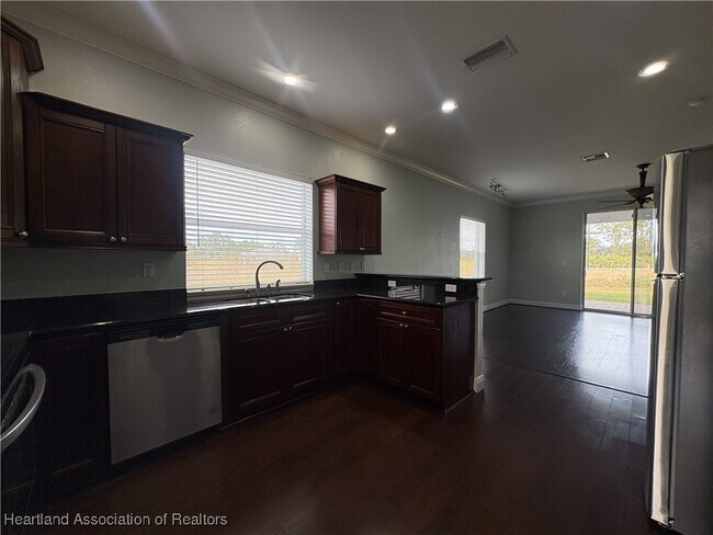 Building Photo - 5548 Castania Dr