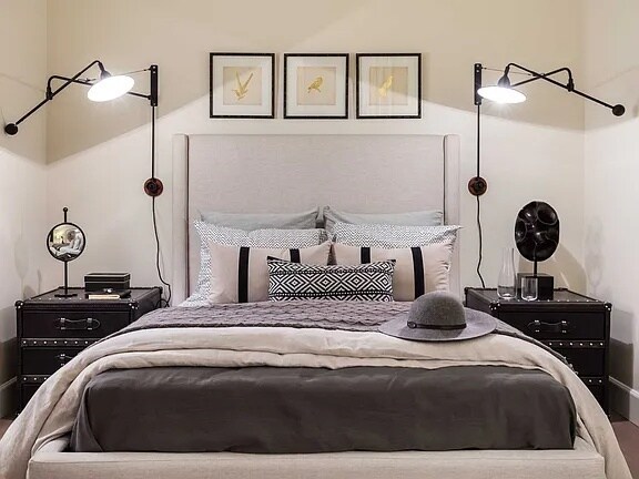 Building Photo - Experience Luxury Living in the Heart of H...
