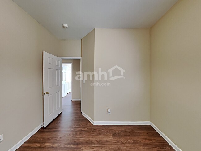 Building Photo - 116 Brewster Ct