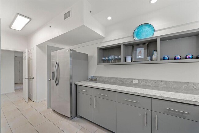 Building Photo - 651 Bering Dr