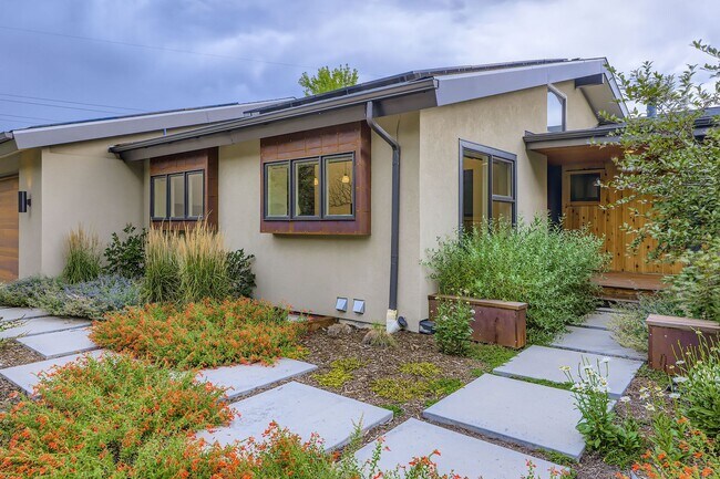 Building Photo - Private Retreat 4 BDR Near Baseline Reservoir