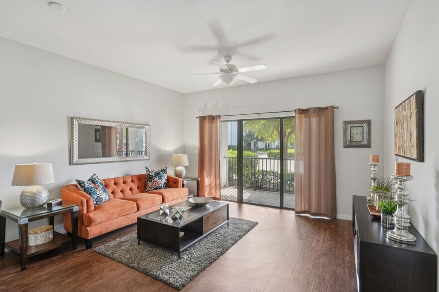 Building Photo - Channelside