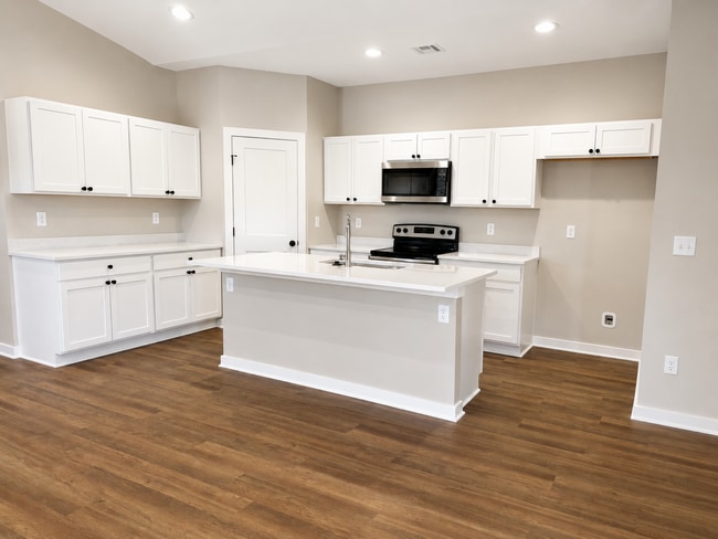 Building Photo - 803/05 Fox Ridge