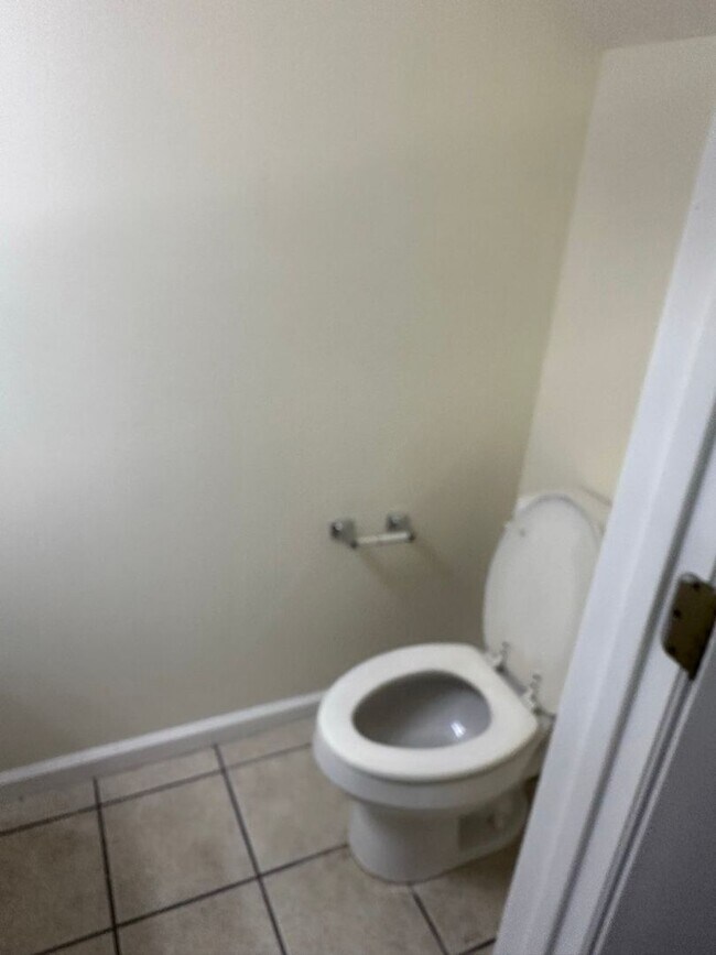 Building Photo - 108 N Gray Ave