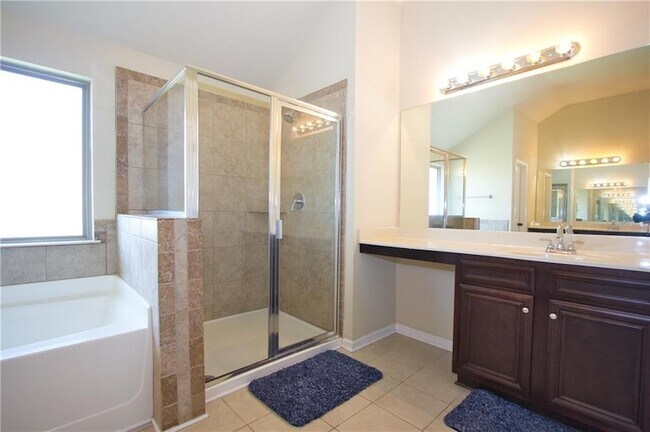 Building Photo - 793 Kaitlyn Dr