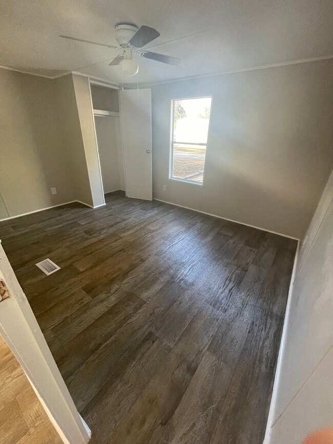 Building Photo - Cozy Charm Awaits in this Quaint 2 Bedroom Mobile Home!