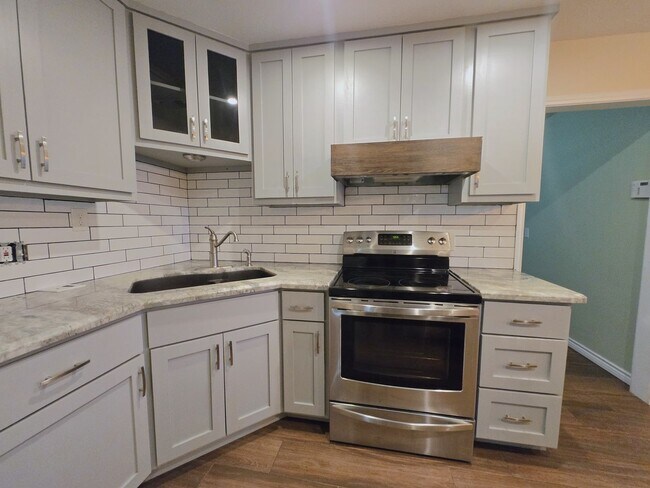 Building Photo - 126 La Silla Dr