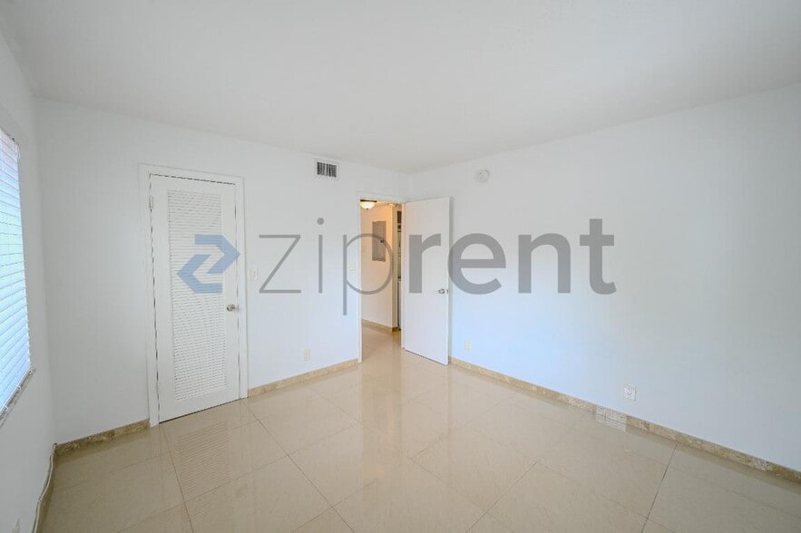Building Photo - Unit Unit 6/Bamboo Villas