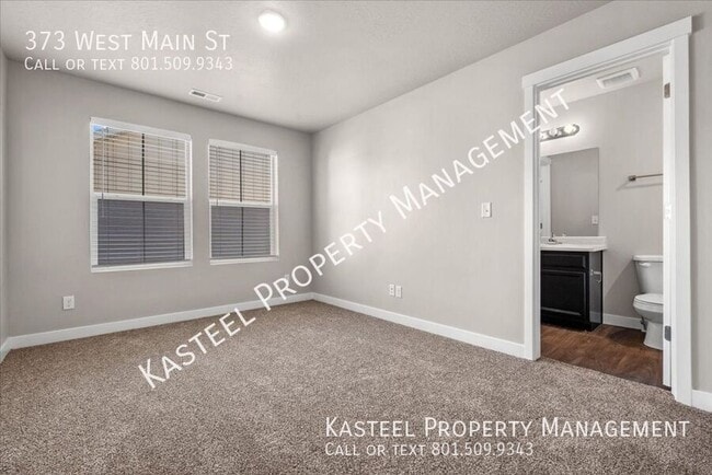 Building Photo - 373 W Main St