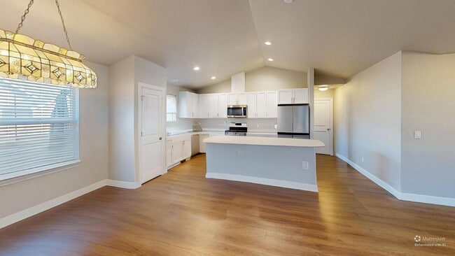 Building Photo - Be the first one to RENT this home! 3 bedrooms, 2 bathrooms, SINGLE LEVEL home with beautiful Lan...