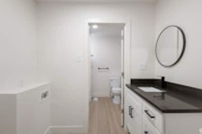 Building Photo - 2085 N 900 W