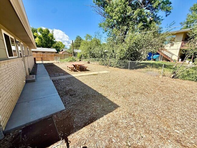 Building Photo - Updated 2bd/1ba Duplex in West Fort Collins POET Area