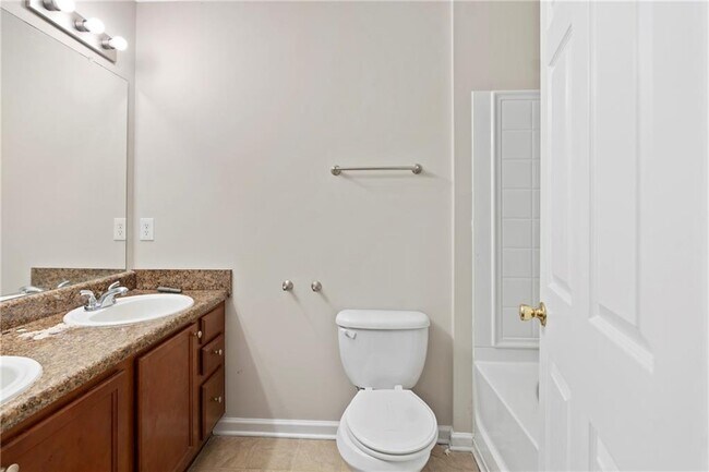 Building Photo - 4660 Lake Hill Trail
