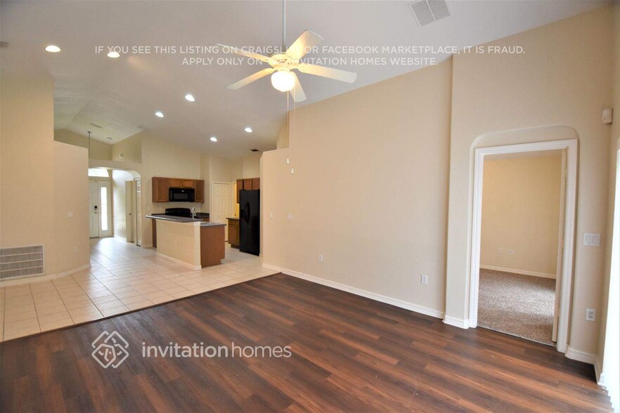 Building Photo - 102 Vine Dr